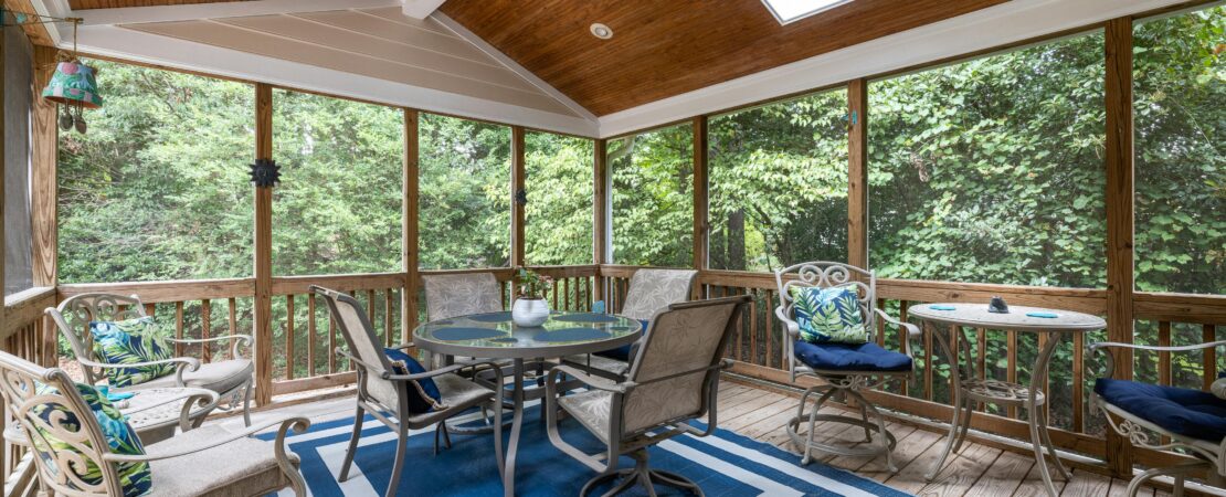 Exploring the Best Restaurants Listed on Cracker Barrel Old Country Store Kingman